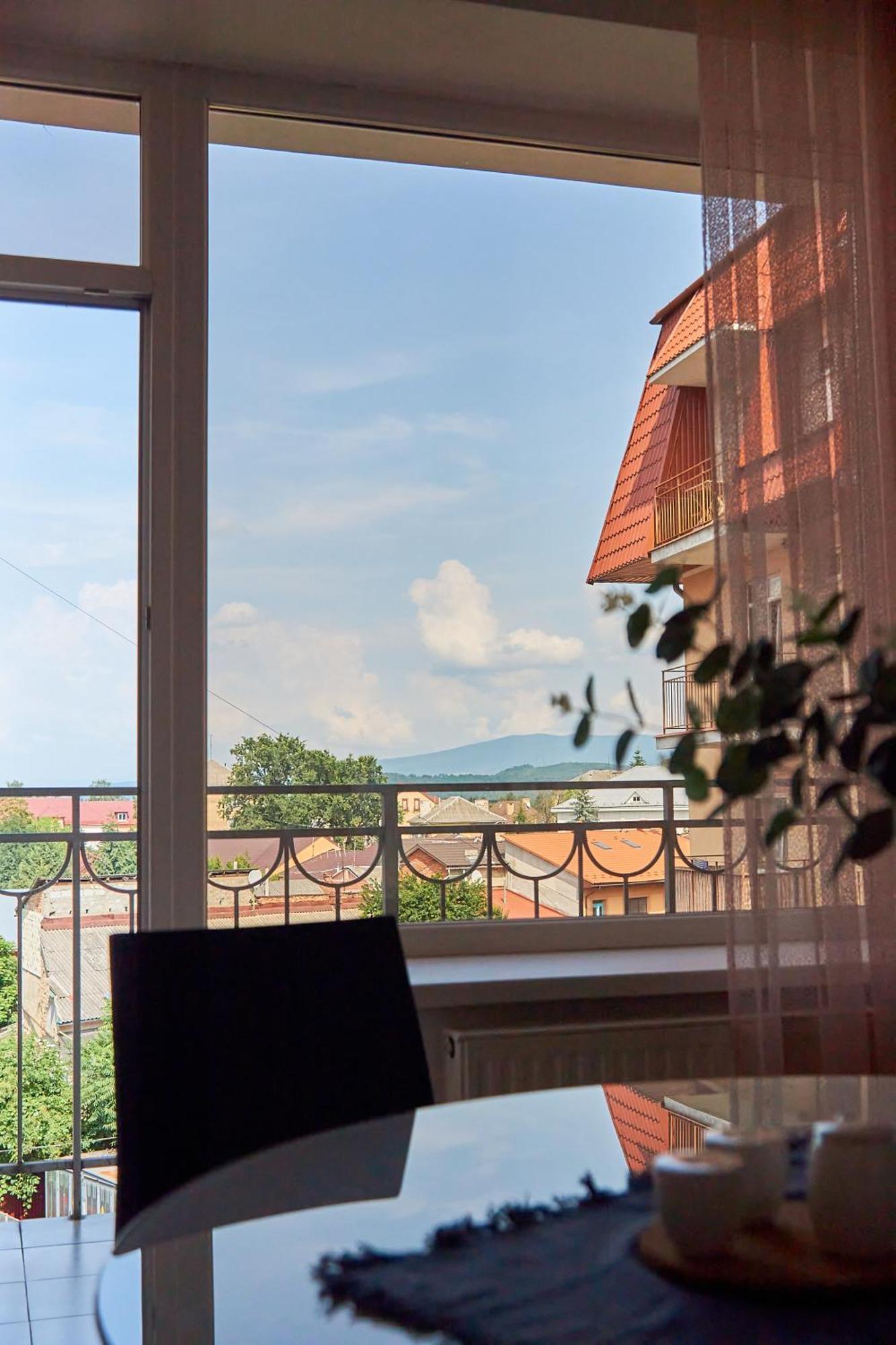 Lux Apartment Μουκάτσεβο Εξωτερικό φωτογραφία